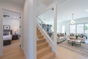 2446 FLOYD STREET, SARASOTA, FL 34239 - MLS#MFRA4677384