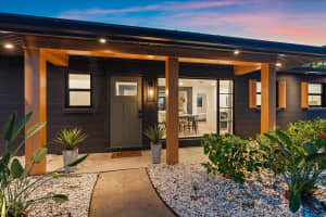 2402 WISTERIA STREET, SARASOTA, FL 34239 - MLS#MFRA4677395