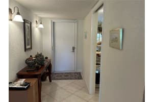 7880 PALM AIRE LANE, SARASOTA, FL 34243 - MLS#MFRA4677486