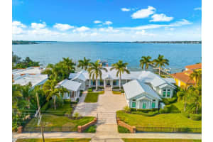 213 N 18th St W, BRADENTON