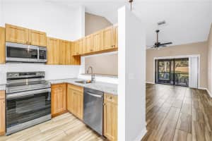 8415 GARDENS CIRCLE, SARASOTA, FL 34243 - MLS#MFRA4677547