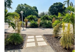 703 WHITFIELD AVENUE, SARASOTA, FL 34243 - MLS#MFRA4677614