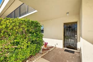 7880 PALM AIRE LANE, SARASOTA, FL 34243 - MLS#MFRA4677623