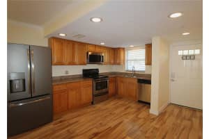 942 LA COSTA CIRCLE, SARASOTA, FL 34237 - MLS#MFRA4677639