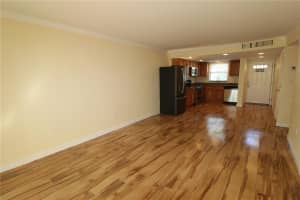 942 LA COSTA CIRCLE, SARASOTA, FL 34237 - MLS#MFRA4677639