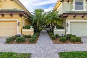 6536 MOORINGS POINT CIRCLE, LAKEWOOD RANCH, FL 34202 - MLS#MFRA4677717