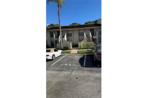 4640 Weybridge #12, SARASOTA