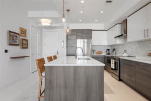 111 PINEAPPLE AVENUE, SARASOTA, FL 34236 - MLS#MFRA4677833