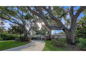 1672 SHORELAND DRIVE, SARASOTA, FL 34239 - MLS#MFRA4677896