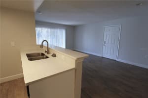 8115 45TH COURT, SARASOTA, FL 34243 - MLS#MFRA4677948