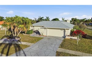 1691 Fleetwood Dr, SARASOTA