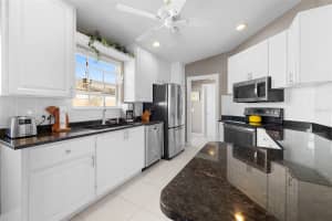 7662 PESARO DRIVE, SARASOTA, FL 34238 - MLS#MFRA4678072