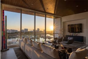 111 GOLDEN GATE POINT, SARASOTA, FL 34236 - MLS#MFRA4678103