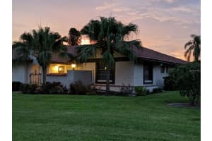 5581 GOLF POINTE DRIVE, SARASOTA, FL 34243 - MLS#MFRA4678276