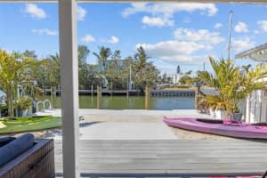 26 SEASIDE COURT, HOLMES BEACH, FL 34217 - MLS#MFRA4678364