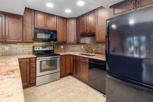 425 30TH AVENUE, BRADENTON, FL 34205 - MLS#MFRA4678372