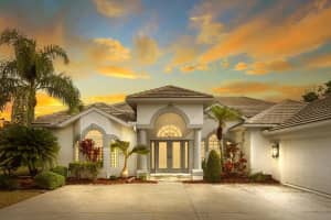 2090 Sandhill Ln, NOKOMIS