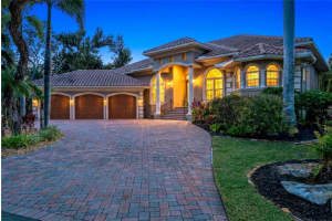 611 TREMONT STREET, SARASOTA, FL 34242 - MLS#MFRA4678455