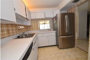 1518 PELICAN POINT DRIVE, SARASOTA, FL 34231 - MLS#MFRA4678486