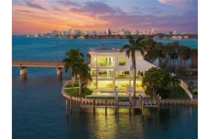 1400 Siesta Dr, SARASOTA