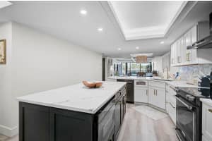 5790 MIDNIGHT PASS ROAD, SARASOTA, FL 34242 - MLS#MFRA4678655