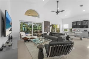 6861 SUPERIOR STREET CIRCLE, SARASOTA, FL 34243 - MLS#MFRA4678705