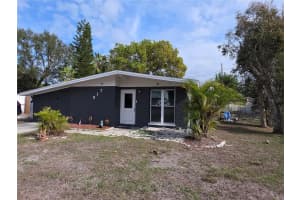 917 27th St E Bradenton, FL 34208 - Off Market