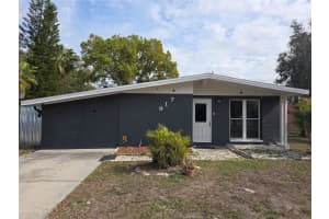 917 27th St E Bradenton, FL 34208 - Off Market