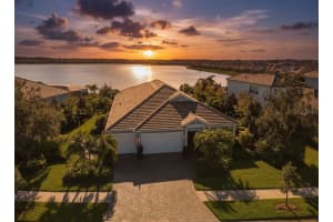 8083 Waterbend Trl, SARASOTA