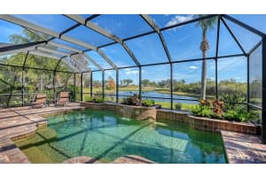 7325 LAKE FOREST GLEN, LAKEWOOD RANCH, FL 34202 - MLS#MFRA4679047