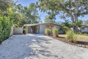 2410 BROWNING STREET, SARASOTA, FL 34237 - MLS#MFRA4679135