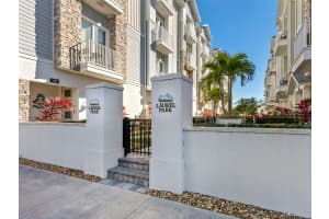 508 LAUREL PARK DRIVE, SARASOTA, FL 34236 - MLS#MFRA4679159