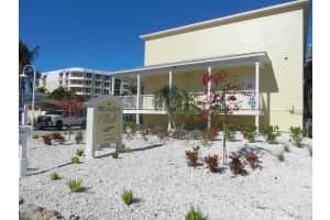 6732 Sarasea Cir #104c, SARASOTA