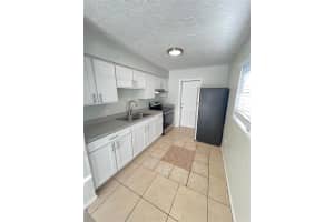 6351 GATEWAY AVENUE, SARASOTA, FL 34231 - MLS#MFRA4679239