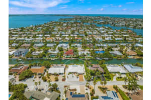 614 GLADSTONE LANE, HOLMES BEACH, FL 34217 - MLS#MFRA4679247