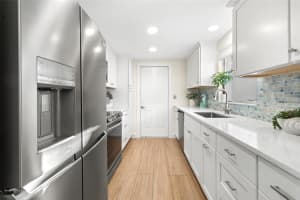 237 HOURGLASS WAY, SARASOTA, FL 34242 - MLS#MFRA4679281