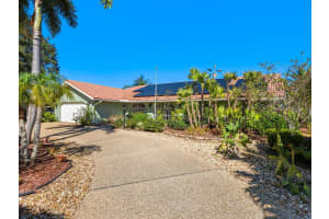 4725 GREENCROFT ROAD, SARASOTA, FL 34235 - MLS#MFRA4679547