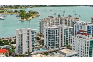 253 Golden Gate Pt #701, SARASOTA