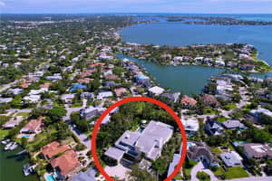 1347 HARBOR DRIVE, SARASOTA, FL 34239 - MLS#MFRA4679697
