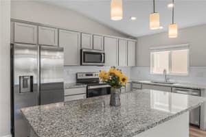 7326 34TH COURT, SARASOTA, FL 34243 - MLS#MFRA4679752