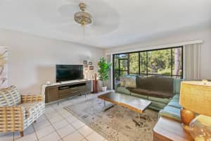 611 WOODLAWN DRIVE, BRADENTON, FL 34210 - MLS#MFRA4679844