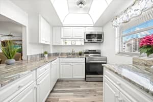 1300 PORTOFINO DRIVE, SARASOTA, FL 34242 - MLS#MFRA4680023