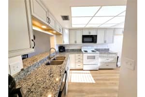 401 150TH AVENUE, MADEIRA BEACH, FL 33708 - MLS#MFRA4680055