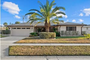 6835 Roxbury Dr, SARASOTA