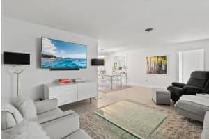 6835 ROXBURY DRIVE, SARASOTA, FL 34231 - MLS#MFRA4680089