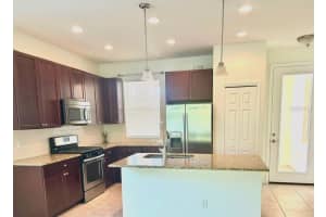 2921 TRUSTEE AVENUE, SARASOTA, FL 34243 - MLS#MFRA4680148