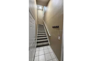 10414 VILLA VIEW CIRCLE, TAMPA, FL 33647 - MLS#MFRA4680254