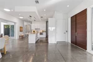 405 EDWARDS DRIVE, SARASOTA, FL 34243 - MLS#MFRA4680288