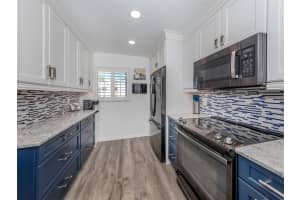 220 SANTA MARIA STREET, VENICE, FL 34285 - MLS#MFRA4680350