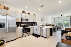 8829 DAYBREAK STREET, SARASOTA, FL 34241 - MLS#MFRA4680412